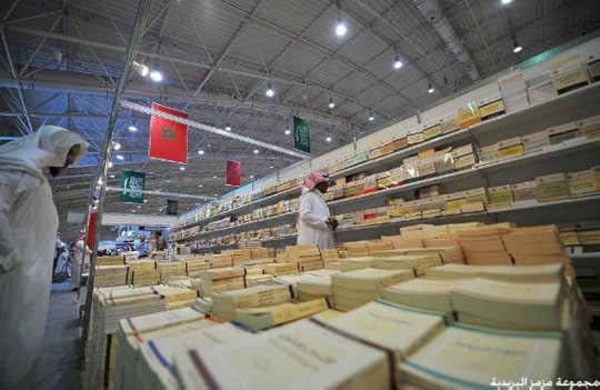 714041658210 صور: مشاركة نسائية واضحة في معرض الرياض الدولي للكتاب