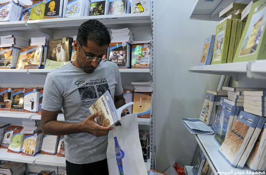 826312245567 صور: مشاركة نسائية واضحة في معرض الرياض الدولي للكتاب