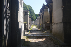 SideStreetPereLaChaise