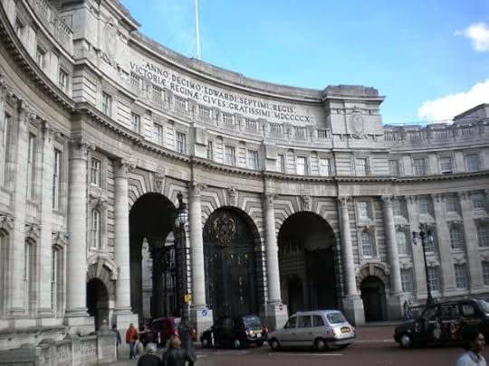trafalgar square photo: trafalgar 7327_792207647394_3315066_45573972_.jpg