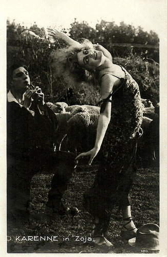 Diana Karenne in Zoya