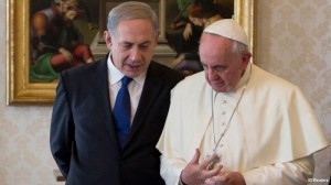 Pope francis and Netanyahu creative commons
