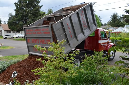 dump-truck-mulch