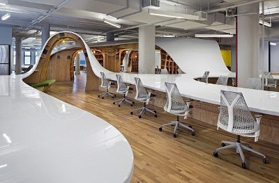 world's largest desk