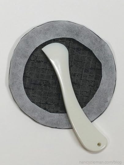 Sew a table runner with a modern Dresden Plate Design by Nancy Zieman