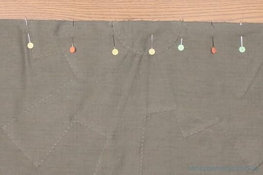 Sew a table runner with a modern Dresden Plate Design by Nancy Zieman