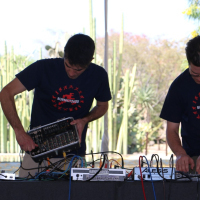 Los Magos del Norte de Circuit-Bending