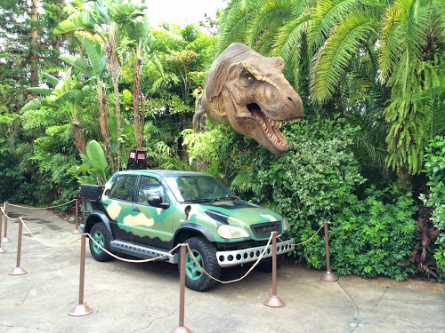 Kongstruction T-Rex photo op relocated