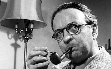 RAYMOND CHANDLER (Photo: telegraph.co.uk)