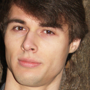 thomas_headshot_2x2_tight_300dpi