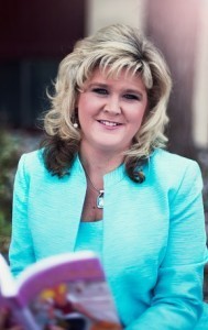 Profile Pic Reading book -cropped