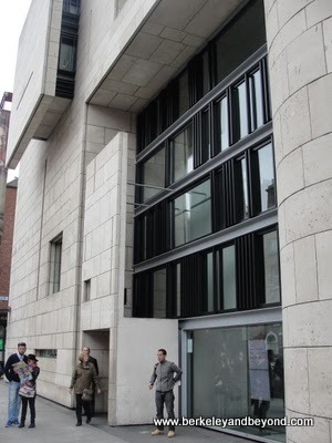 exterior of National Gallery of Ireland in Dublin