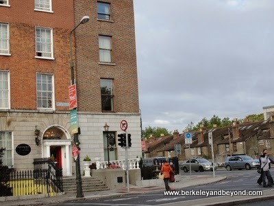 exterior of Leeson Bridge House B&B in Dublin, Ireland