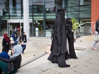 AD137800961DEFWR2 Two colle