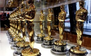 Oscar_statuettes_1810272c
