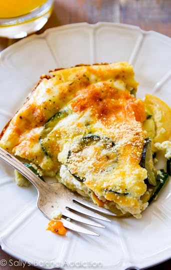 A lightened-up, healthy crustless quiche with heavy flavor and only 105 calories per giant serving. Recipe by @sallybakeblog 