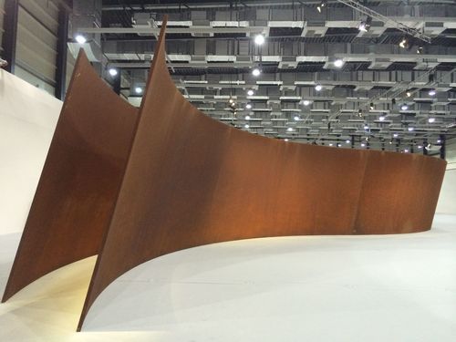 One end of Passage of Time