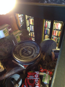Props en 'Muder and Mayhem'