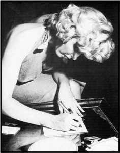 Marilyn-Monroe-Writing