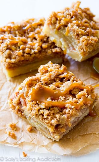 These Salted Caramel Apple Pie Bars are mind-blowing delicious! So much easier to make than an entire apple pie, too. Recipe by sallysbakingaddiction.com