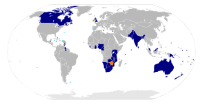 Current Commonwealth members (blue), current s...