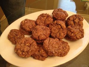 And these equally tasty cookies that Akemi insisted were healthy because they contained oatmeal and walnuts.