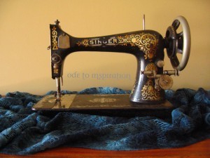 vintage-singer-sewing-machine