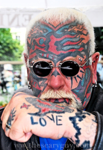 Scary and his LOVE tattoo