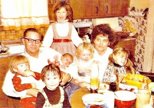 Grandma's Homemade Applesauce: Life is Good in the Kitchen, The Heart of the Home