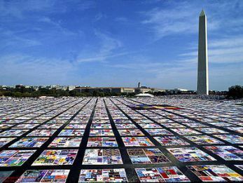 400px-Aids_Quilt