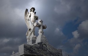 Same-cemetery-that-Interview-With-the-Vampire-was-filmed-in-New-Orleans