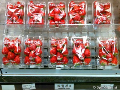 japan-saga-honoka-strawberries