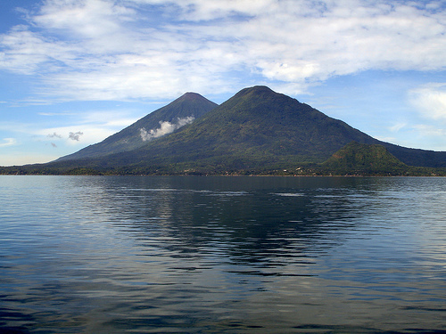 atitlan volcanes Una cabaña en Atitlán C22