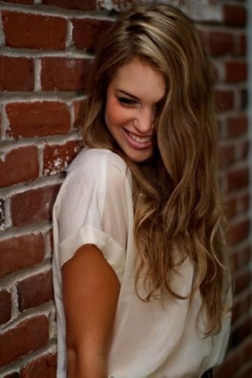 Pretty Femal Model photo 241e6cbef63974260007011ee649965d_zpsd5b1687c.jpg