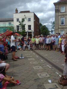 Bruce Knight conducts the Warwick Folk Festival 