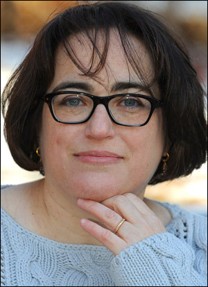 LauraKCurtis author pic