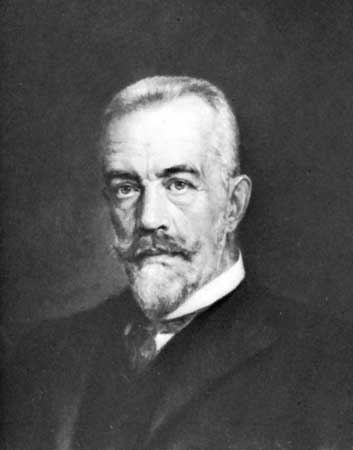 Theobald von Bethmann Hollweg, Chancellor of the German Empire, 1909-1917. Public domain via Wikimedia Commons.