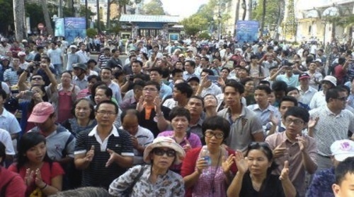 2014-07-08-20130724a_lam_vietnam_dissidents.jpg