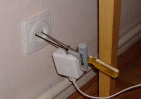 Bulgarian electrical socket, American plug