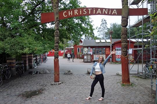 Christiania-entry-way