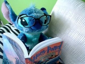 Is this the reader you're writing for? Because Stitch is adorable but his tastes might be a little alien. (Picture by calling_all_angelz)