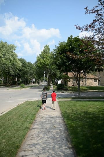 Short Walk to the Beach -- Whitefish Bay, Wisconsin, United States -- Copyright 2014 Jeffrey Friedl, http://regex.info/blog/