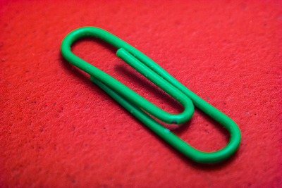 The Minimalist Photographer: Green &emdash; Paperclip