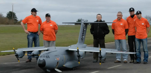 Another (relatively puny) C-17 model