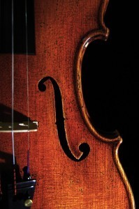 the_old_violin_by_jesseoffy-d4l47sw
