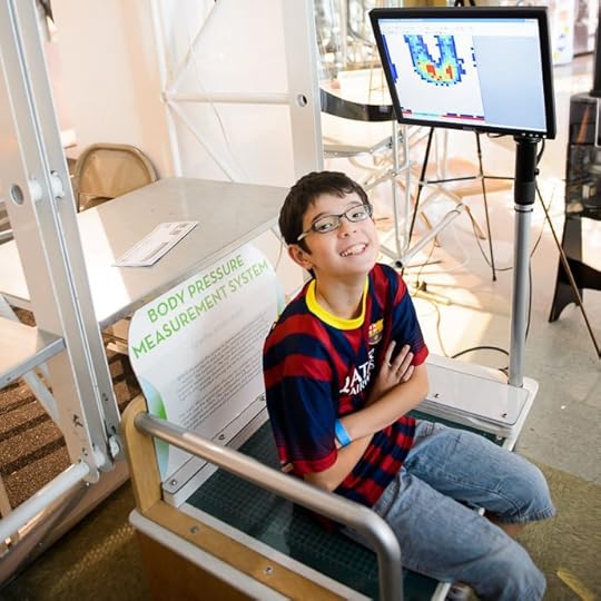 Silly Science -- Discovery World -- Milwaukee, Wisconsin, United States -- Copyright 2014 Jeffrey Friedl, http://regex.info/blog/