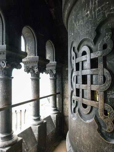 Knotwork at Sacre Coeur