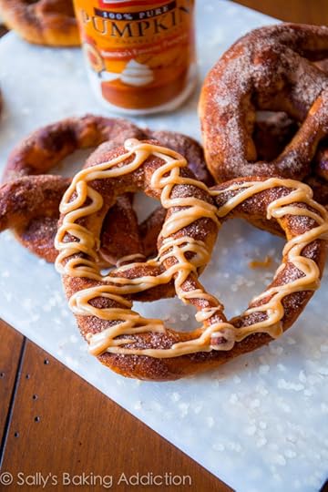 Pumpkin Praline Soft Pretzels in less than an hour. Recipe by sallysbakingaddiction.com
