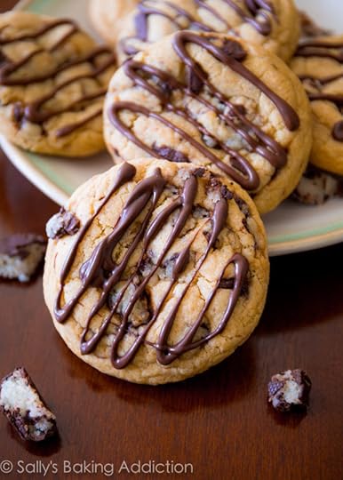 Soft-Baked Dark Chocolate Mounds Bar Cookies. No mixer needed! sallysbakingaddiction.com