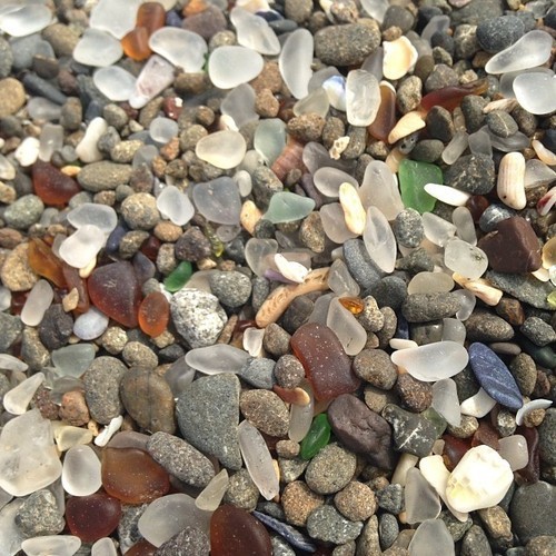 The Ultimate Guide to Sea Glass Finding, Collecting, Identifying, and